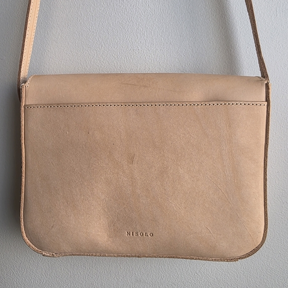 Nisolo Natural Tan Leather Crossbody - Picture 3 of 17